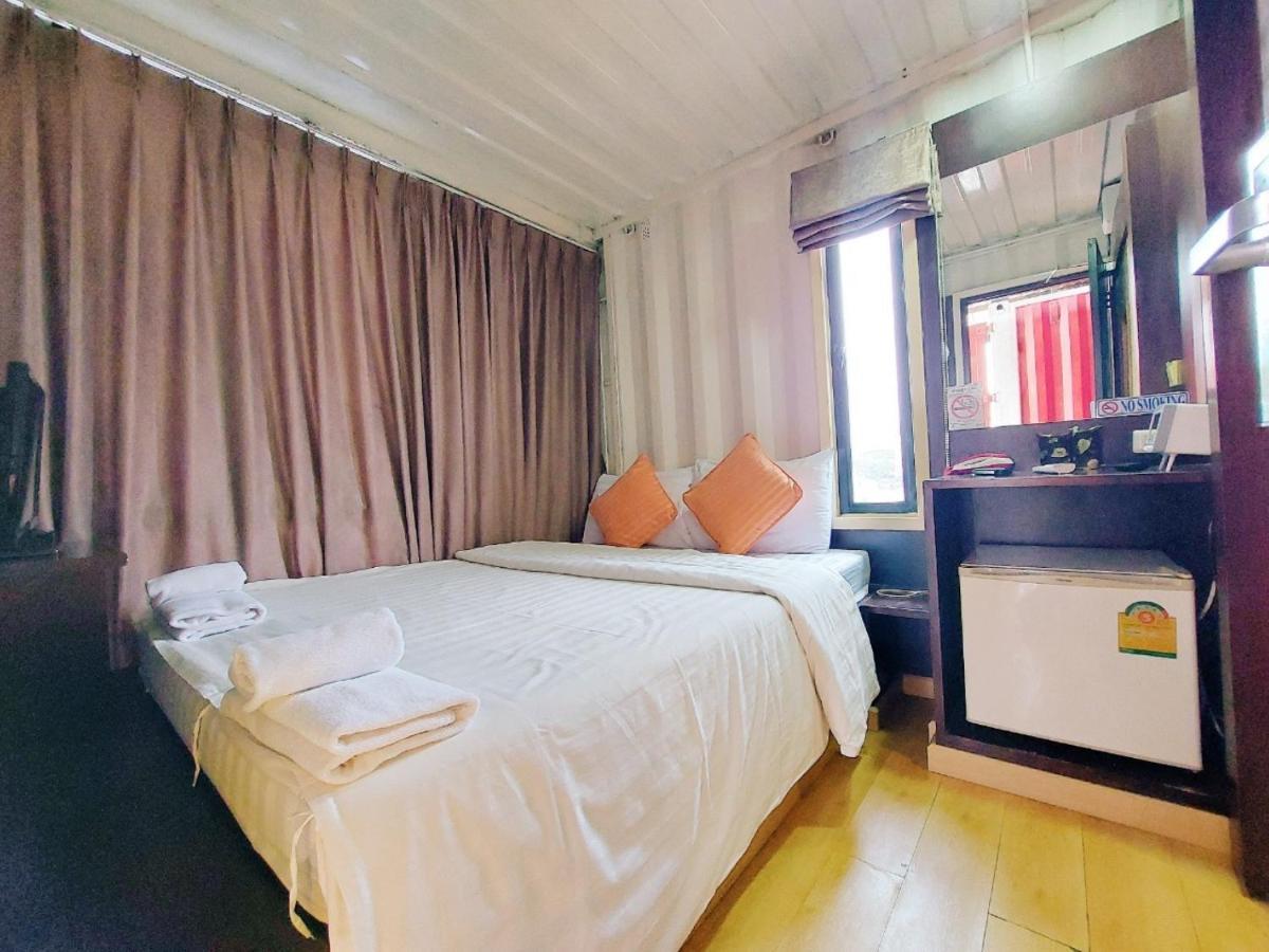 Retro Box Hotel Csumphon Kültér fotó
