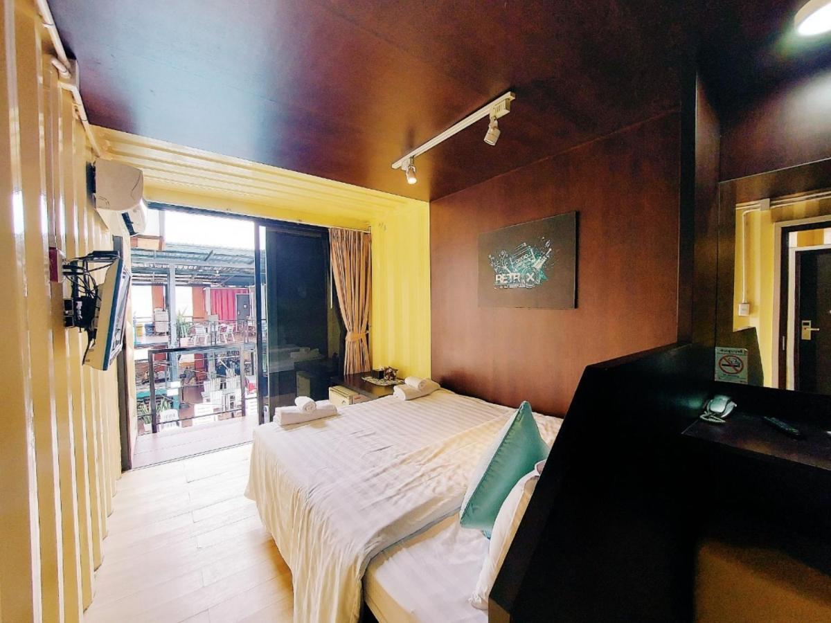 Retro Box Hotel Csumphon Kültér fotó