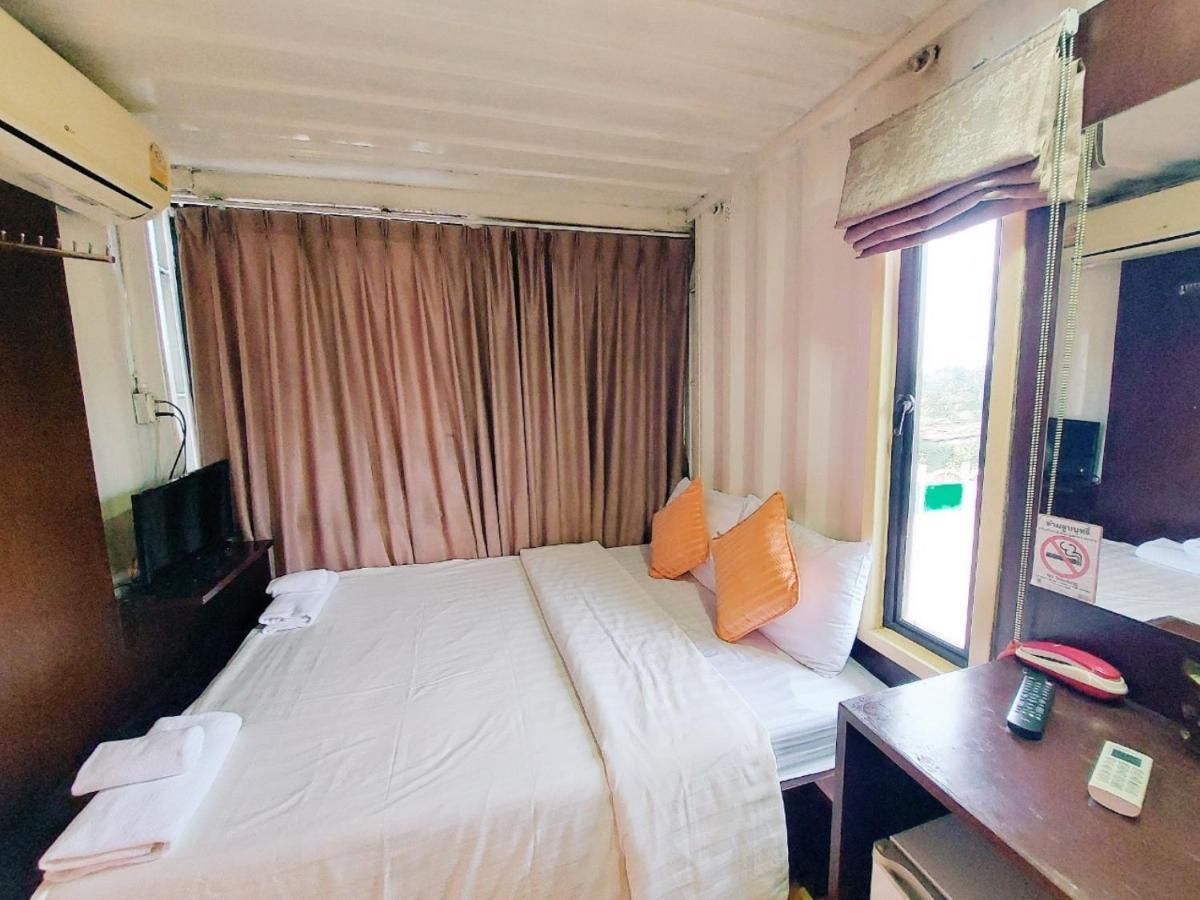 Retro Box Hotel Csumphon Kültér fotó