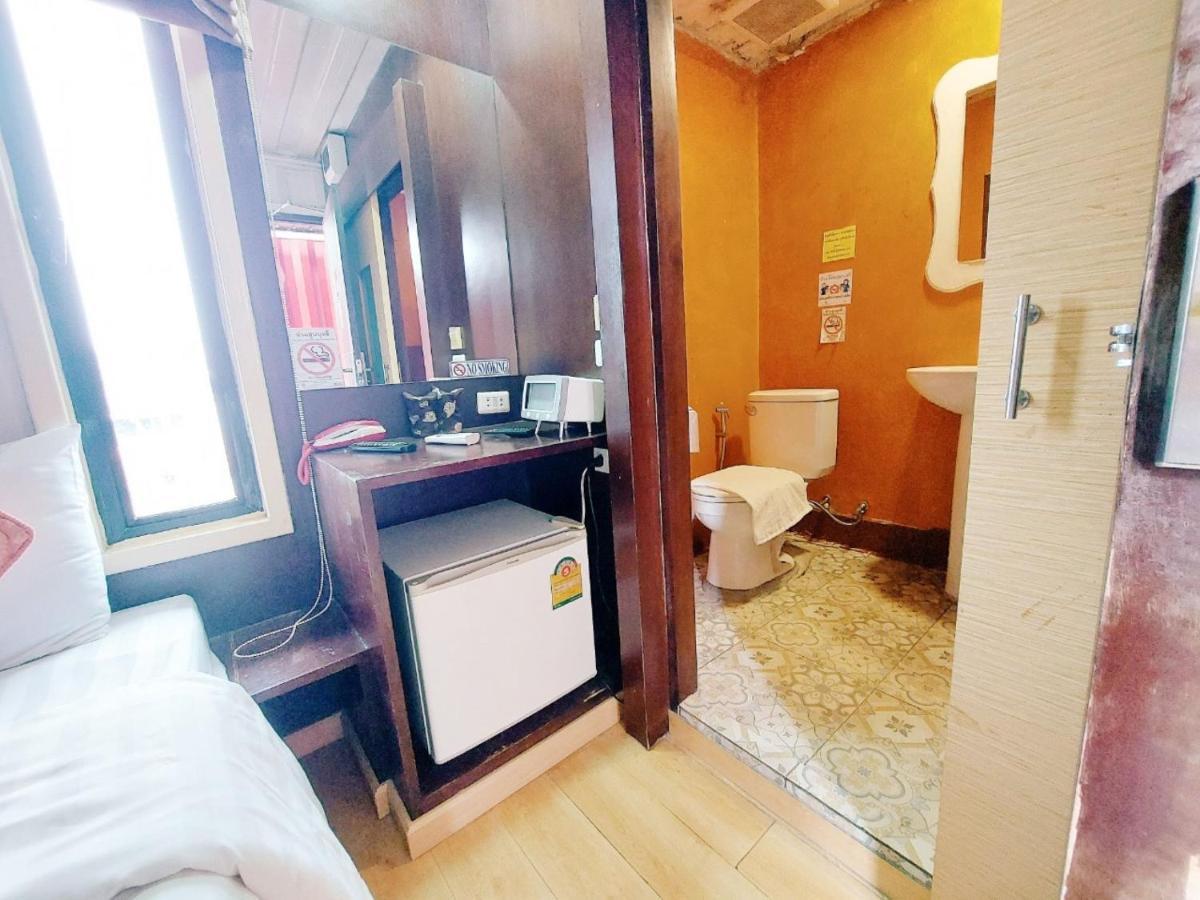 Retro Box Hotel Csumphon Kültér fotó