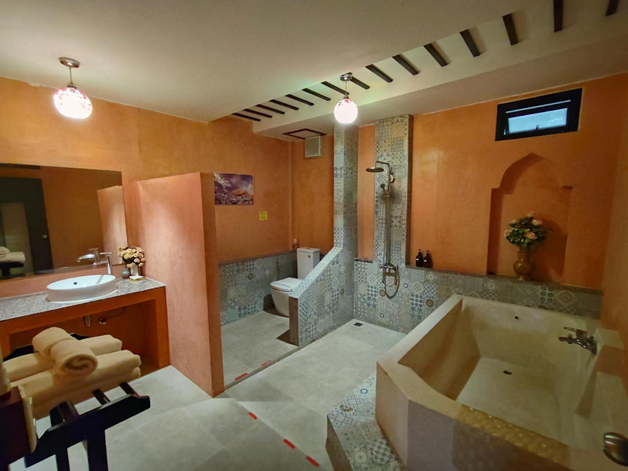 Retro Box Hotel Csumphon Kültér fotó