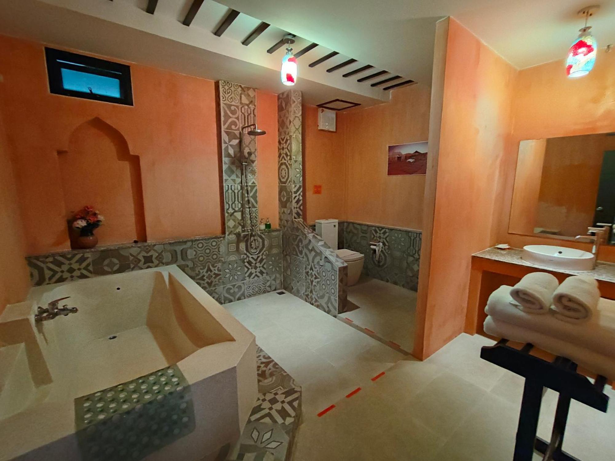 Retro Box Hotel Csumphon Kültér fotó